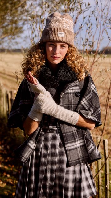BARTS Darty Fingerless Gloves-1