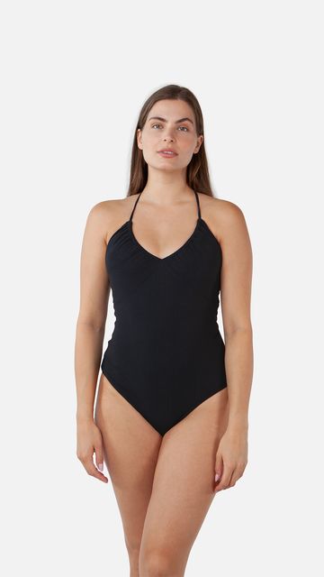 V one piece discount